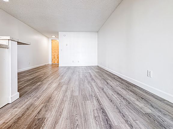 5th image of 741 S Cochran Ave #B403