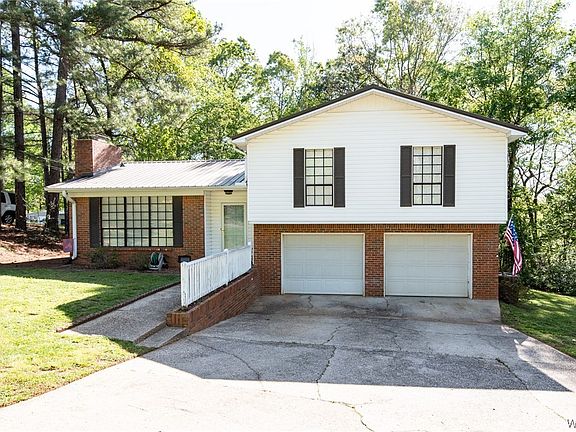 3rd image of 4515 Eastern Hills Ln