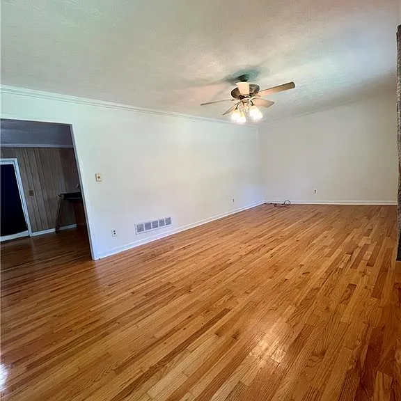 6695 Courtney Dr — Photo 3