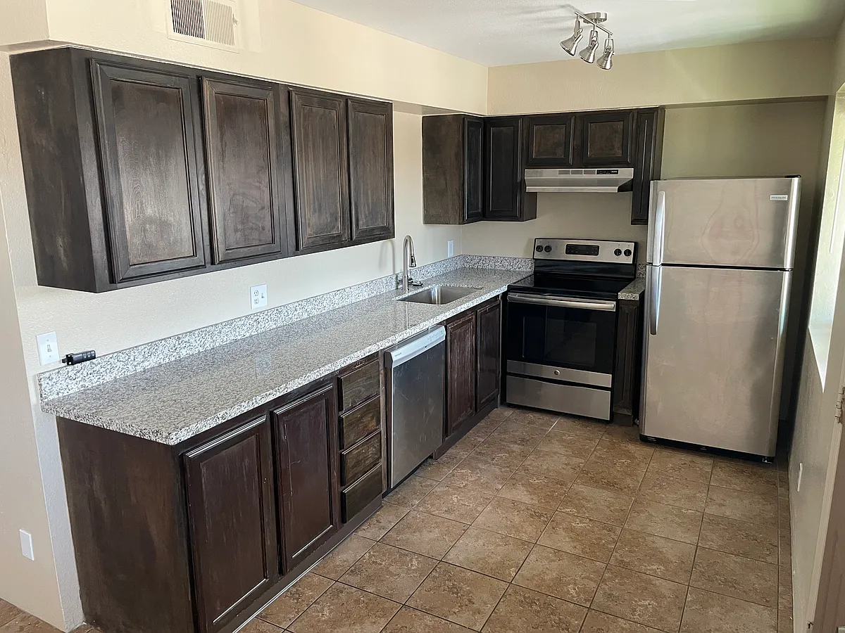 Building Photo - 21250 N 23rd Ave #202