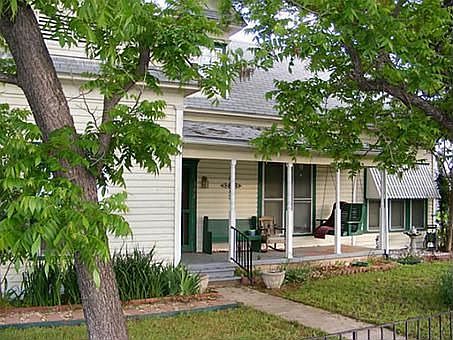 1st image of 502 N Pecan