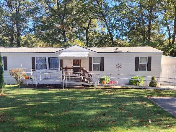 2334 Friendship Ln, Muskegon, MI 49442
