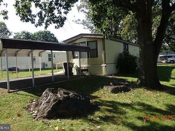 2nd image of 89 Meadowview Ct