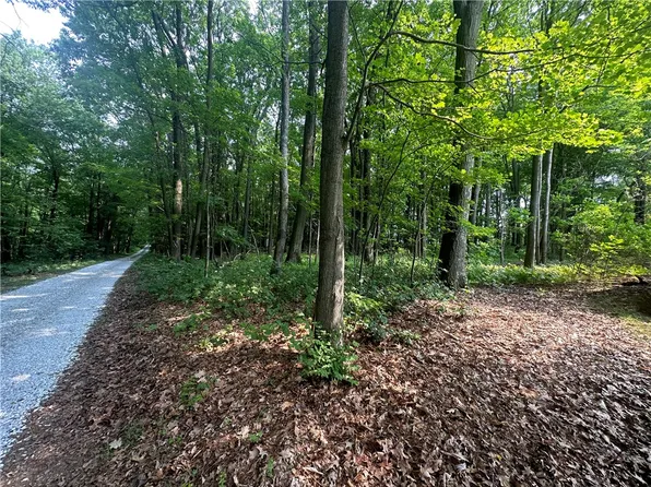 0 Burr Rd, Acme, PA 15610