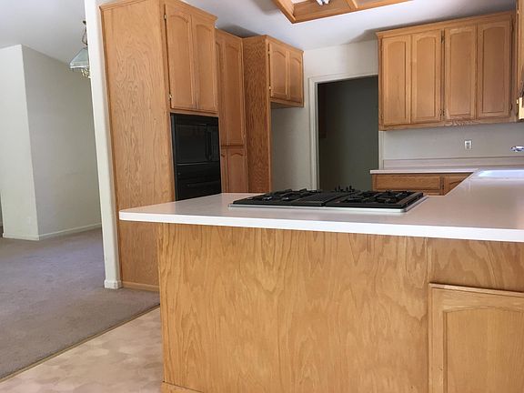 4th image of 18180 N Meadow Dr