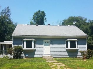 96 Brayton Rd, Tiverton, RI 02878