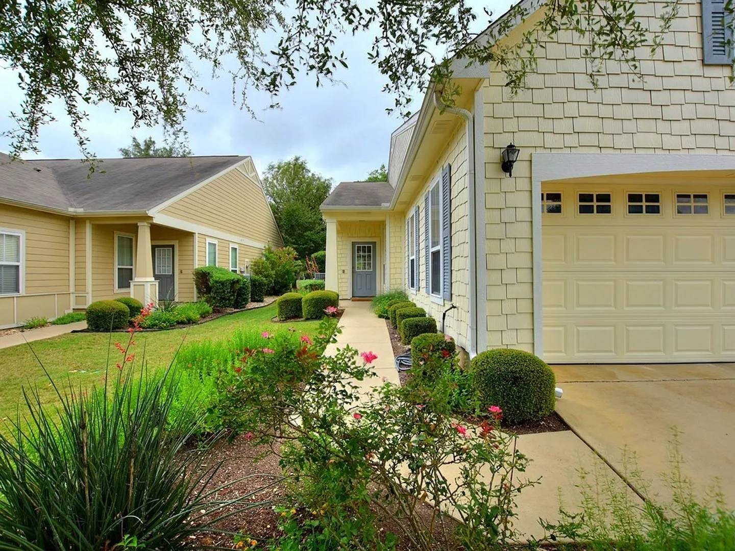 Welcome Home to 304 Essex Lane! Unfurnished Sun City Rental Available October 1st! — Photo 2
