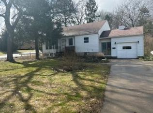 2130 Som Center Rd, Cleveland, OH 44124