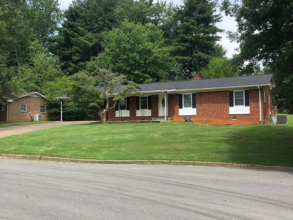 1st image of 210 Haynes Dr