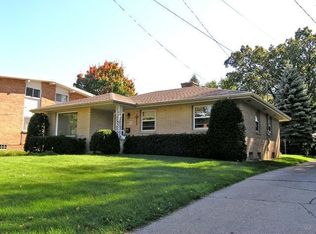 864 Arbor St NE, Grand Rapids, MI 49503