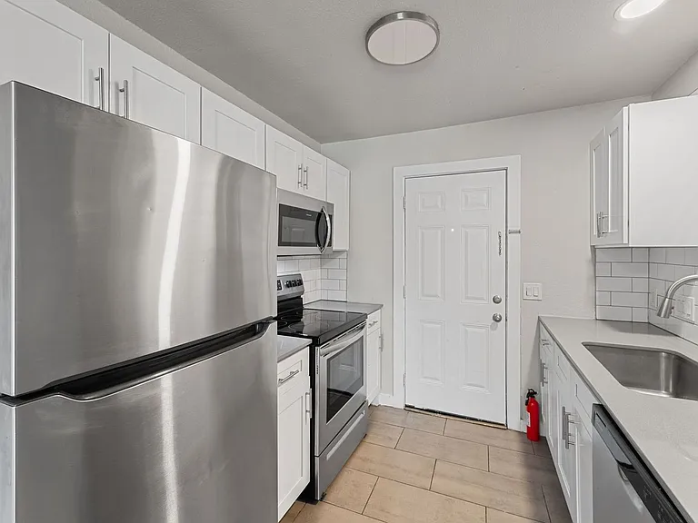 6812 S Congress Ave — Photo 29