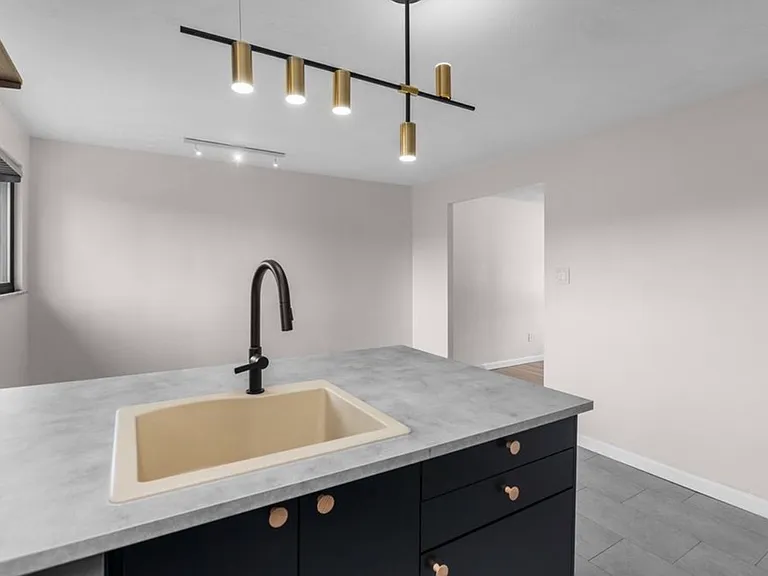 548B Firethorne Dr — Photo 6