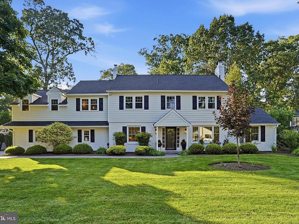 1st image of 417 Heatherwood Ln
