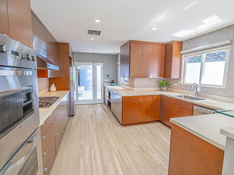 8641 Metz Pl — Photo 14