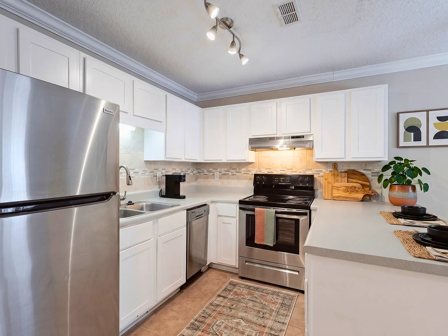 Forest Pointe — Photo 4