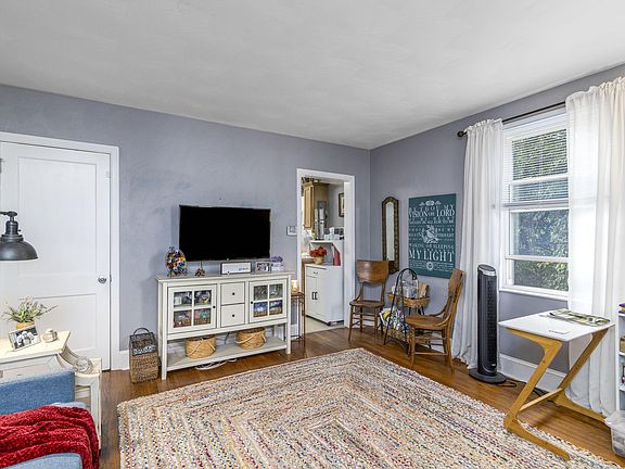 3rd image of 657 Morrill Ave SE