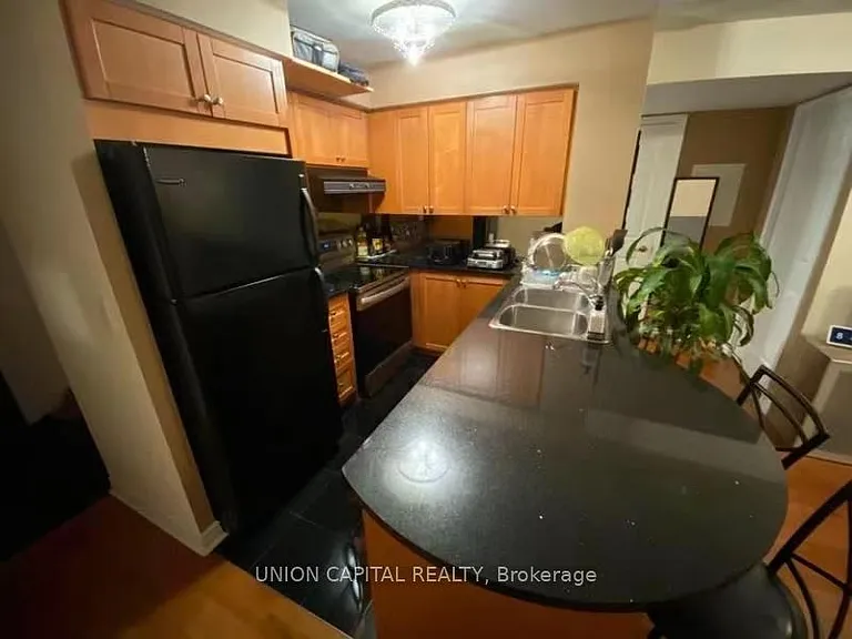 18 Kenaston Gdns #1306 — Photo 3