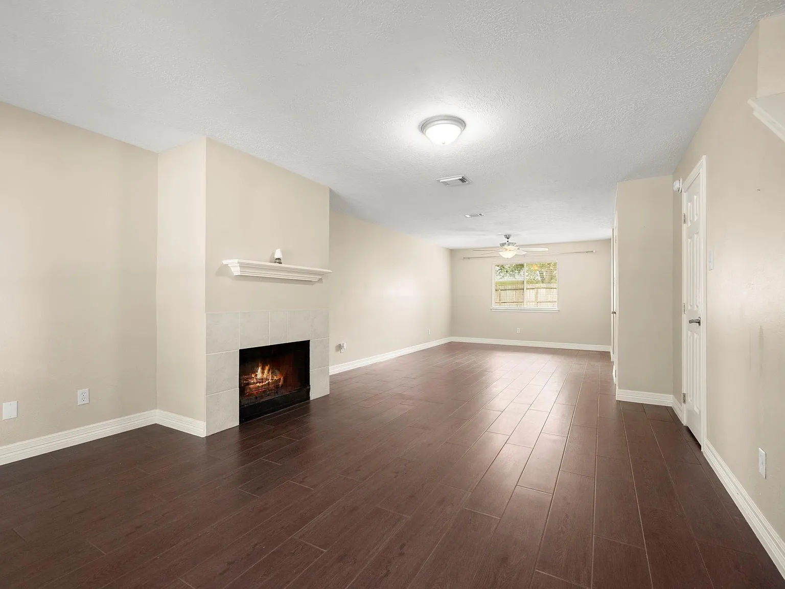 3 bed, 2.5 bath, 2185 sqft, $1,925 — Photo 4