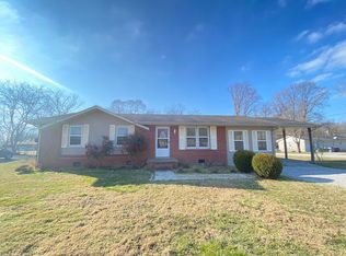 527 Swanee St, Lafayette, TN 37083