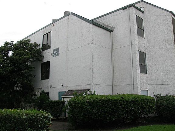 2nd image of 2820 S Bartell Dr APT I11