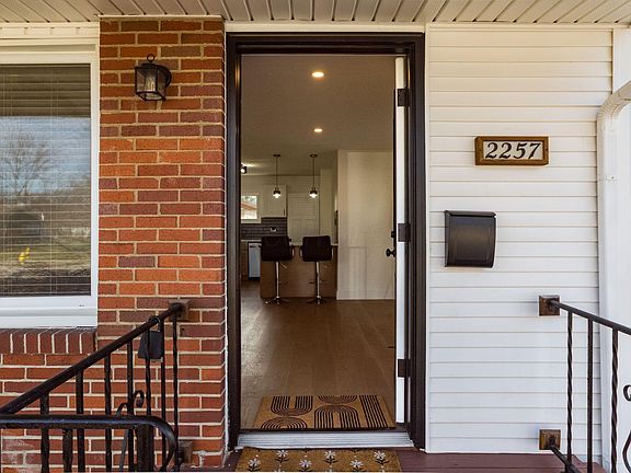 5th image of 2257 Swansea Rd