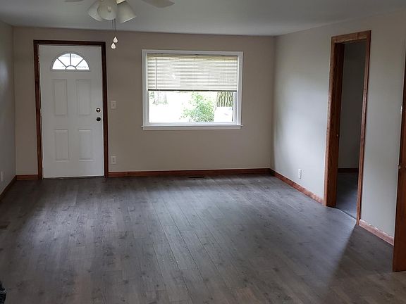 3rd image of 35354 S Washington St