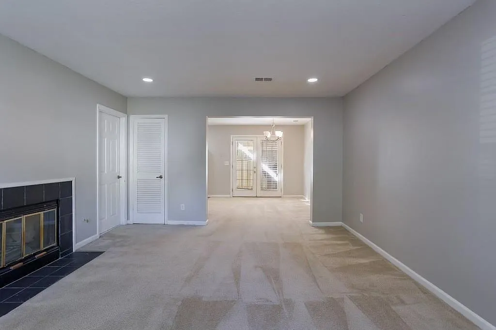 2 bed, 2.5 bath, 1240 sqft, $1,800 — Photo 4