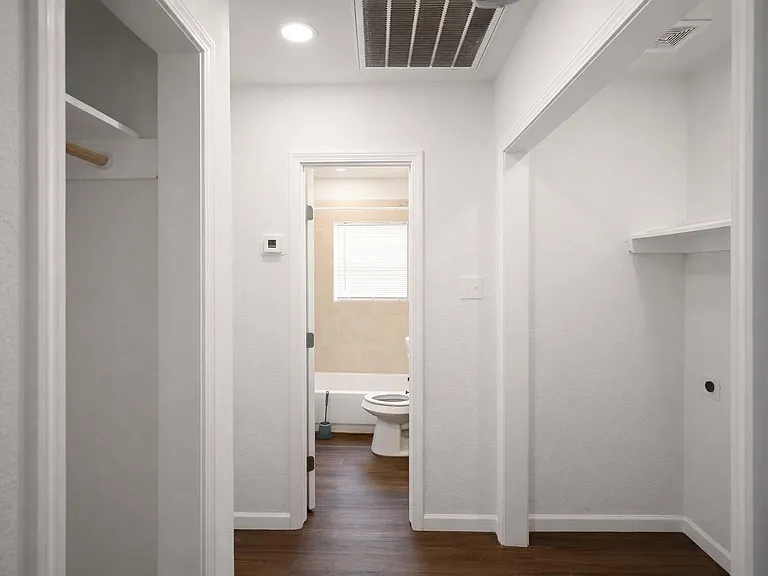 916 Parkway St — Photo 11