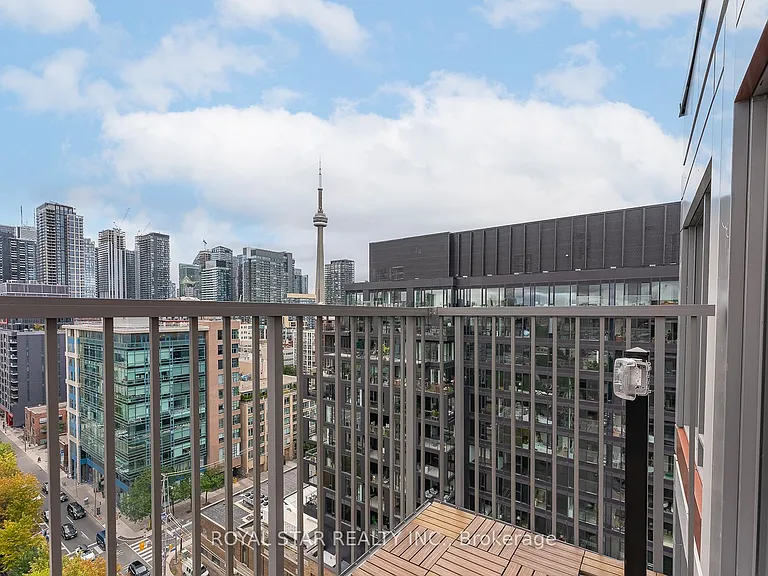 2 Augusta Ave #Penthouse 04 — Photo 36
