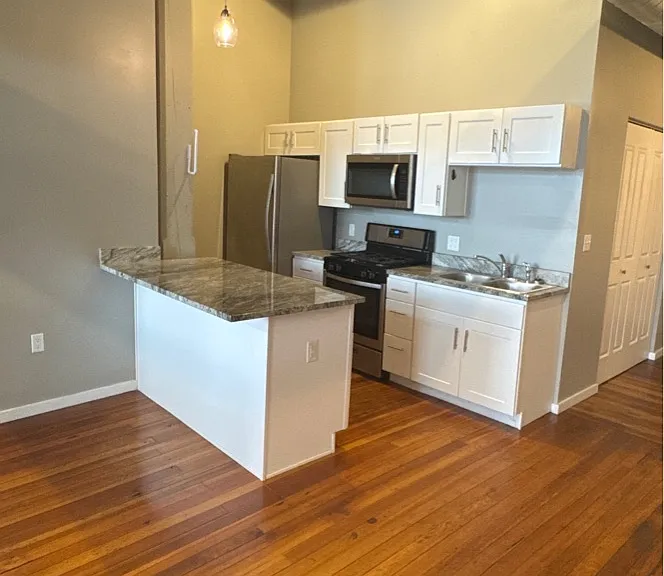 116 N 5th St #215 — Photo 5