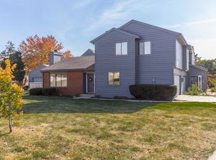 2 Sun Pointe Ct #2C, Bloomington, IL 61704