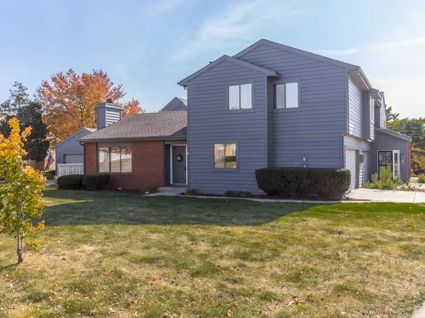 2 Sun Pointe Ct #2C, Bloomington, IL 61704
