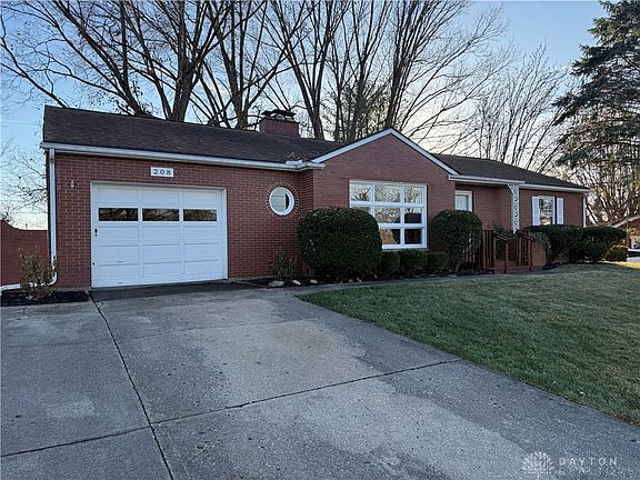 2nd image of 208 E Bryant Ave