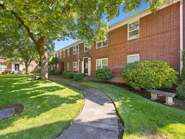 304 E 12th St APT D, Vancouver, WA 98660