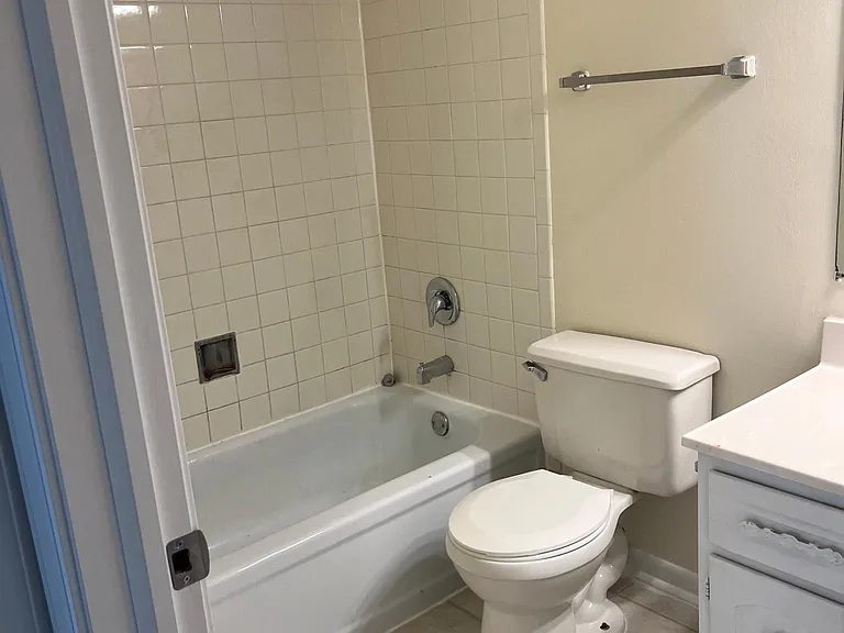 2216 Country Club Dr — Photo 12