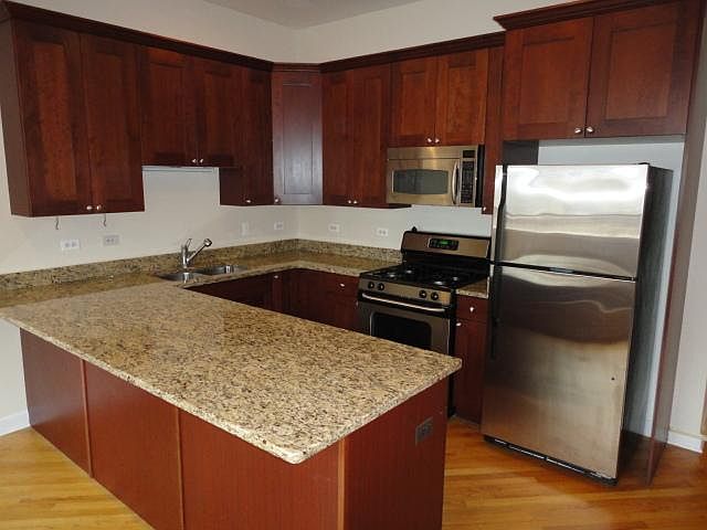 1st image of 1438 W Belmont Ave APT 3S