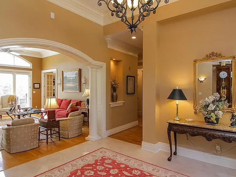 13204 Longwood Ln — Photo 14