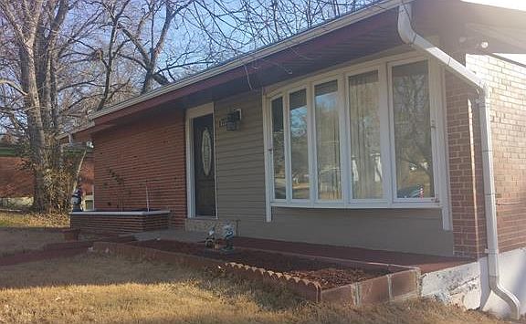 3rd image of 8338 Latty Ave