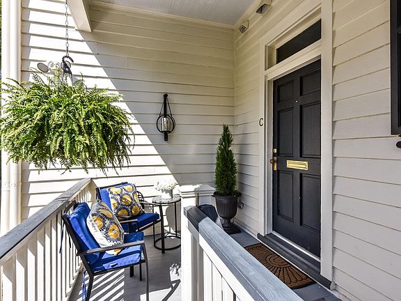 Entry to Apt C