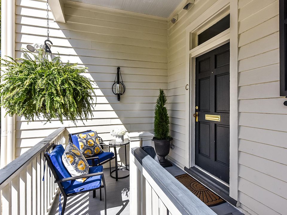 Entry to Apt C