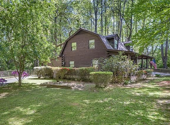 2nd image of 1059 Lakewood Dr