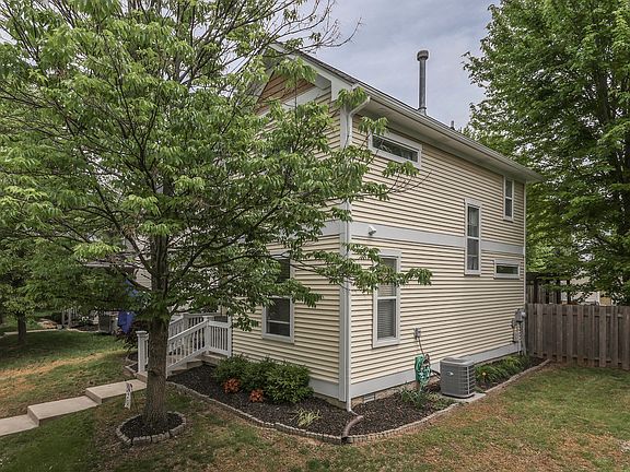 4th image of 2423 N Park Ave