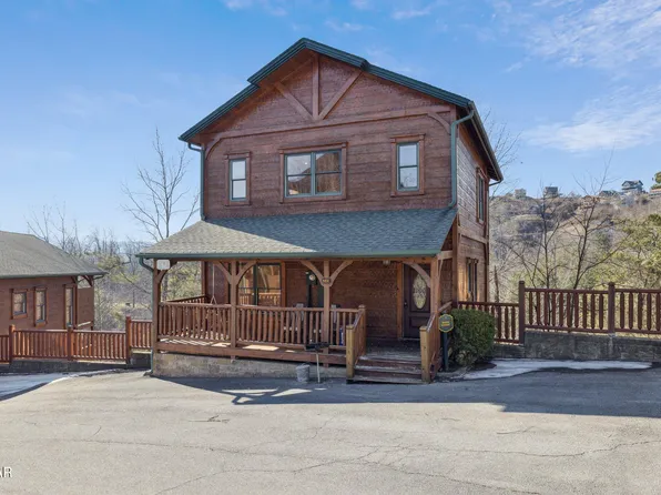 824 Great Smoky Way, Gatlinburg, TN 37738