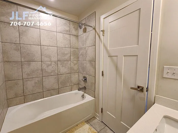 10412 Dalton Woods Ct — Photo 13
