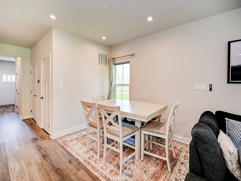 56 Pratt Ln — Photo 36