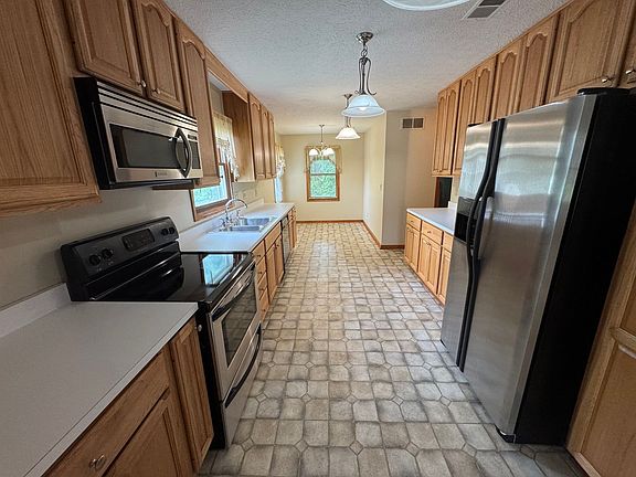 5th image of 772 Beechwood Ave