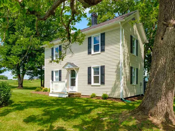 2563 Rockfish Rd, Crimora, VA 24431