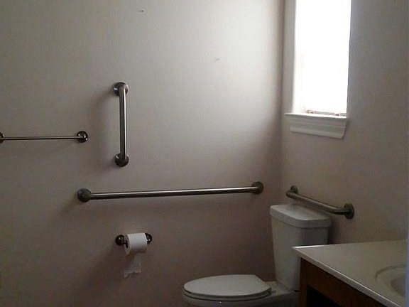 4th image of 316 Purvis St
