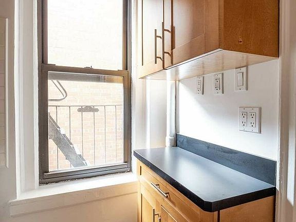 3rd image of 248 W 17th St APT 503