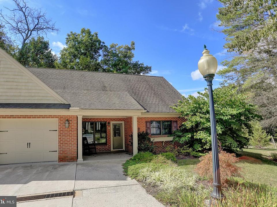 1st image of 13 Stonebrook Dr